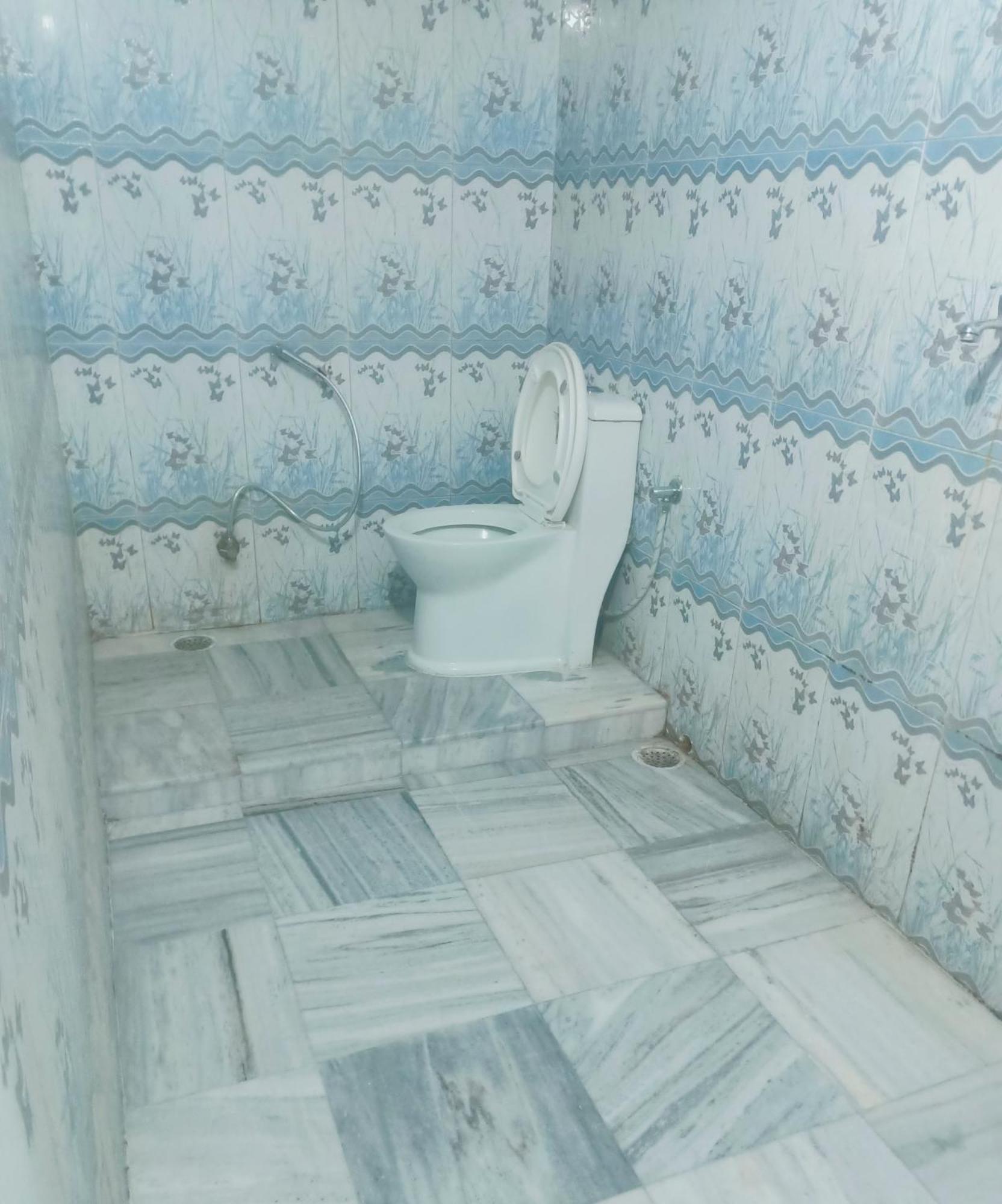 Hotel Riz Варанаси Екстериор снимка